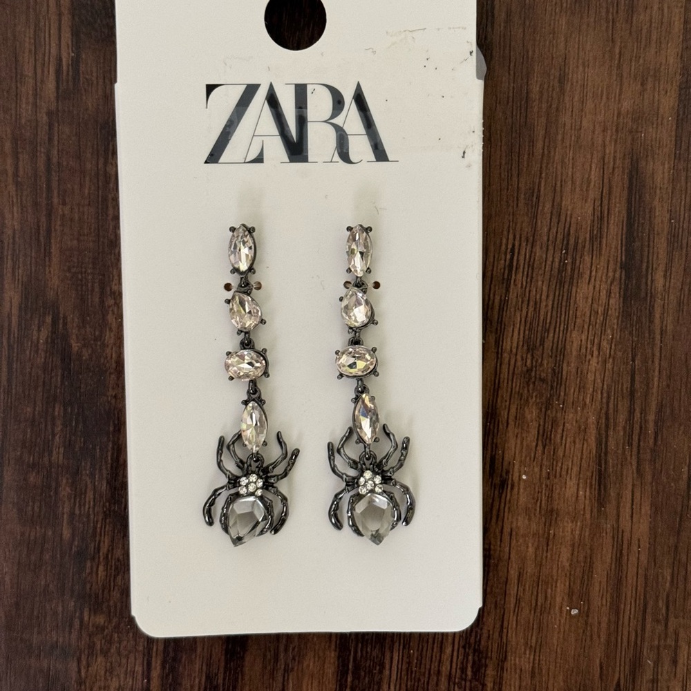 Zara Earring - Picture 3 of 9